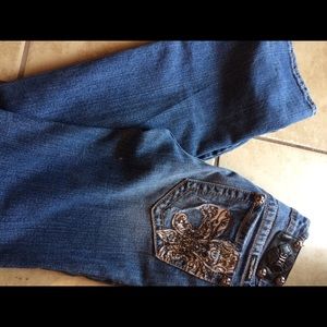 Miss Me distressed jeans size 27
